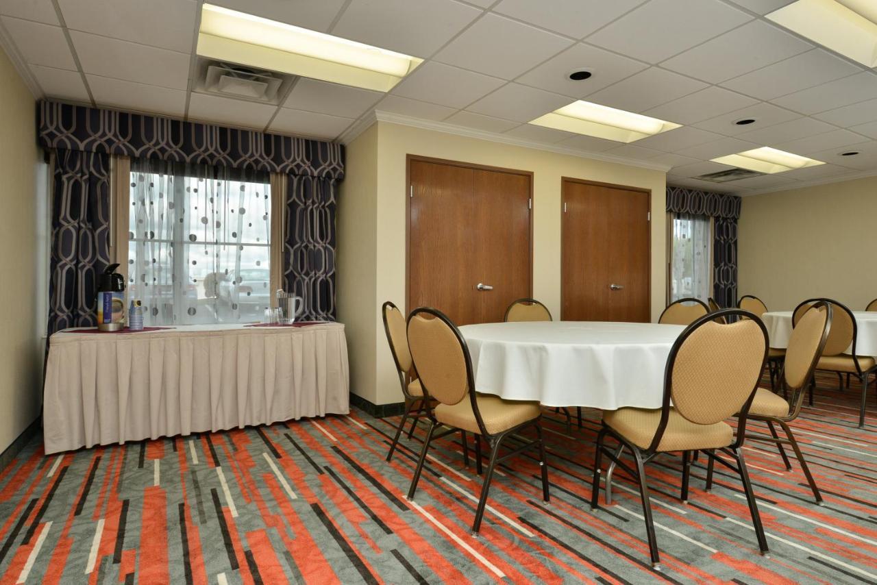 Holiday Inn Express Boston-Milford By Ihg Luaran gambar