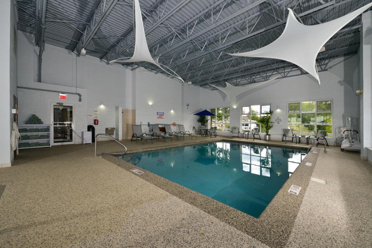 Holiday Inn Express Boston-Milford By Ihg Luaran gambar